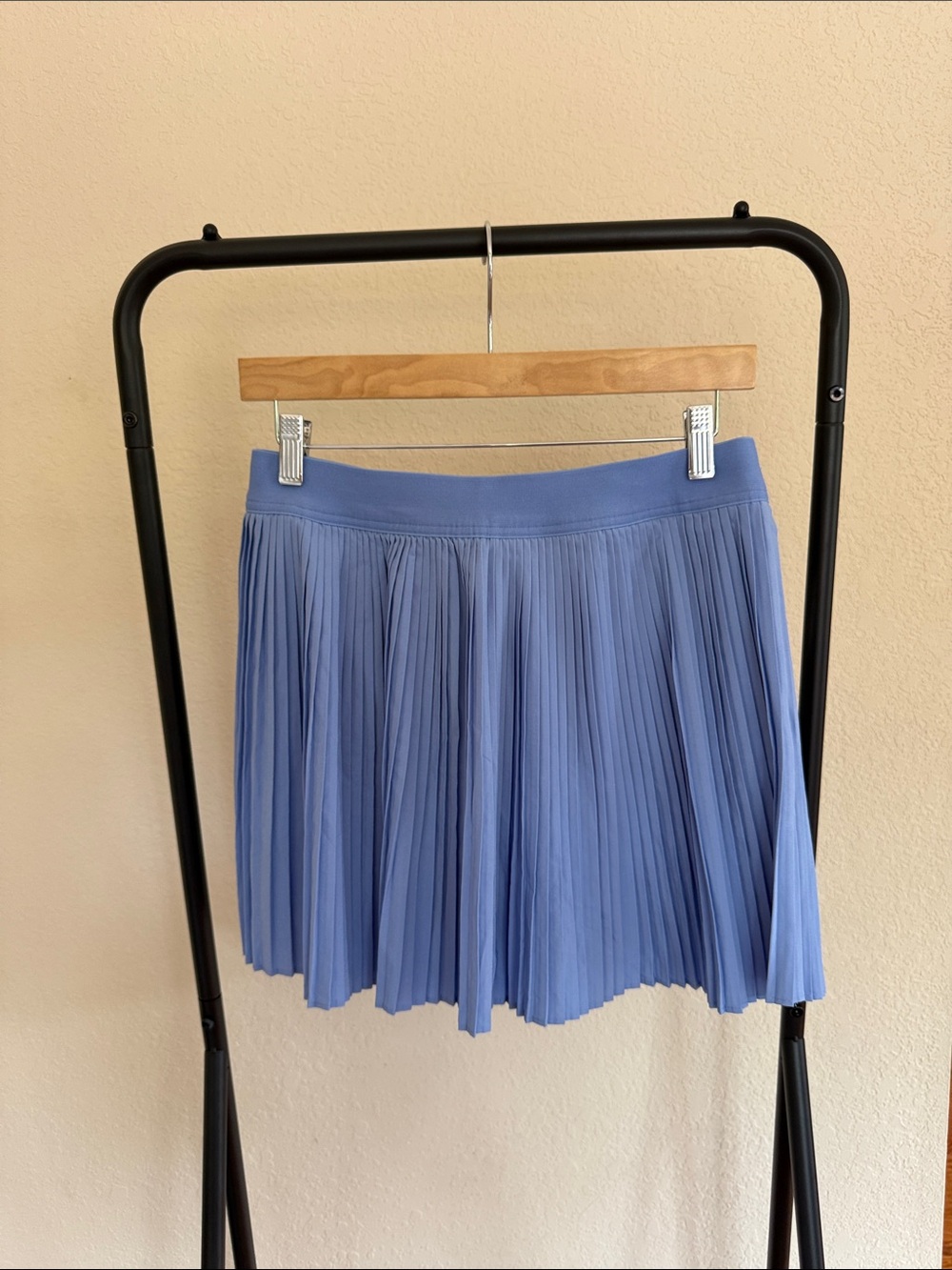 Old Navy Extra High-Waisted StretchTech Micro-Pleated Skort